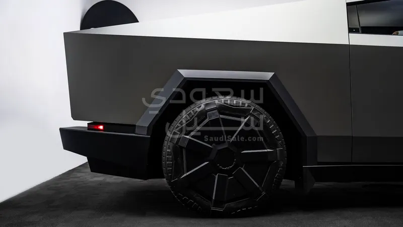 2024 Tesla cybertruck Foundation