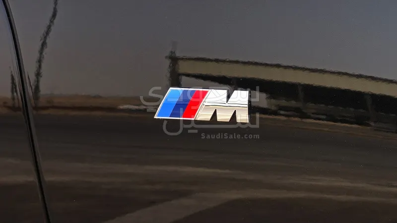 2025 بي ام دبليو الفئة السابعة 735أي