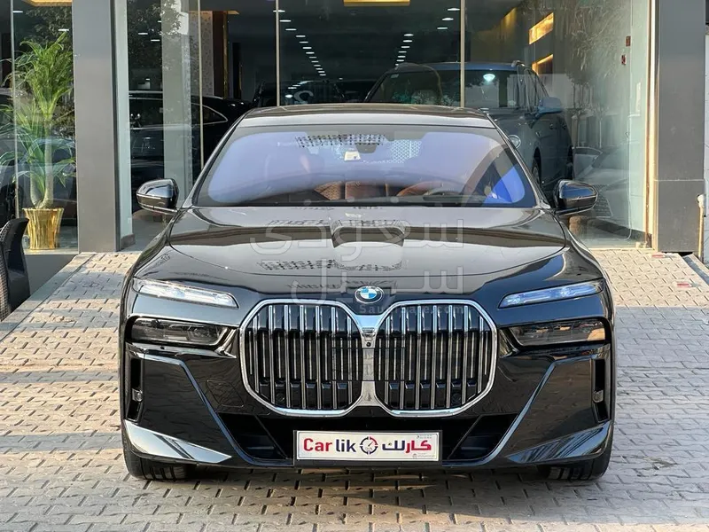 2025 بي ام دبليو الفئة السابعة 735أي