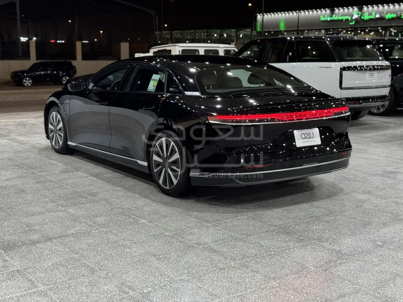 2025 لوسيد اير بيور