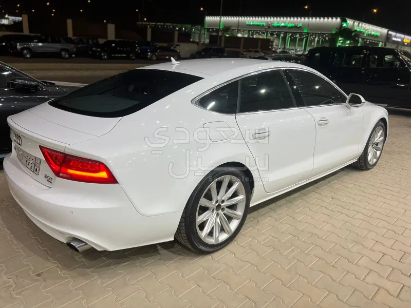 2012 اودي اي 7 35 تي اف اس اي