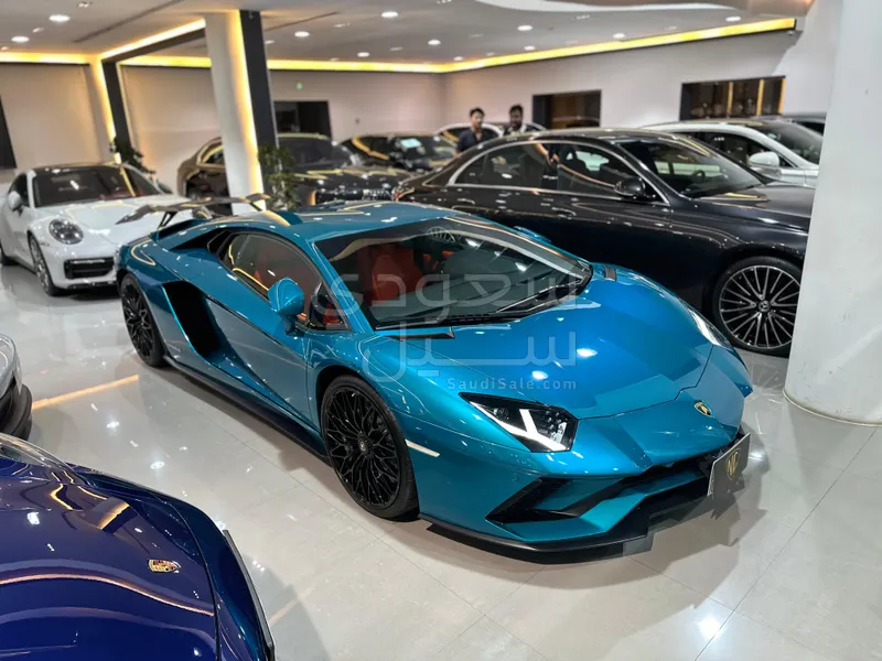 2018 لمبرجيني افنتادور اس