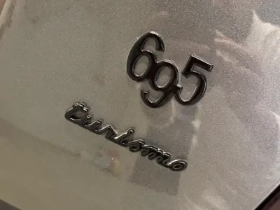 2023 فيات ابارث 695 توريزمو