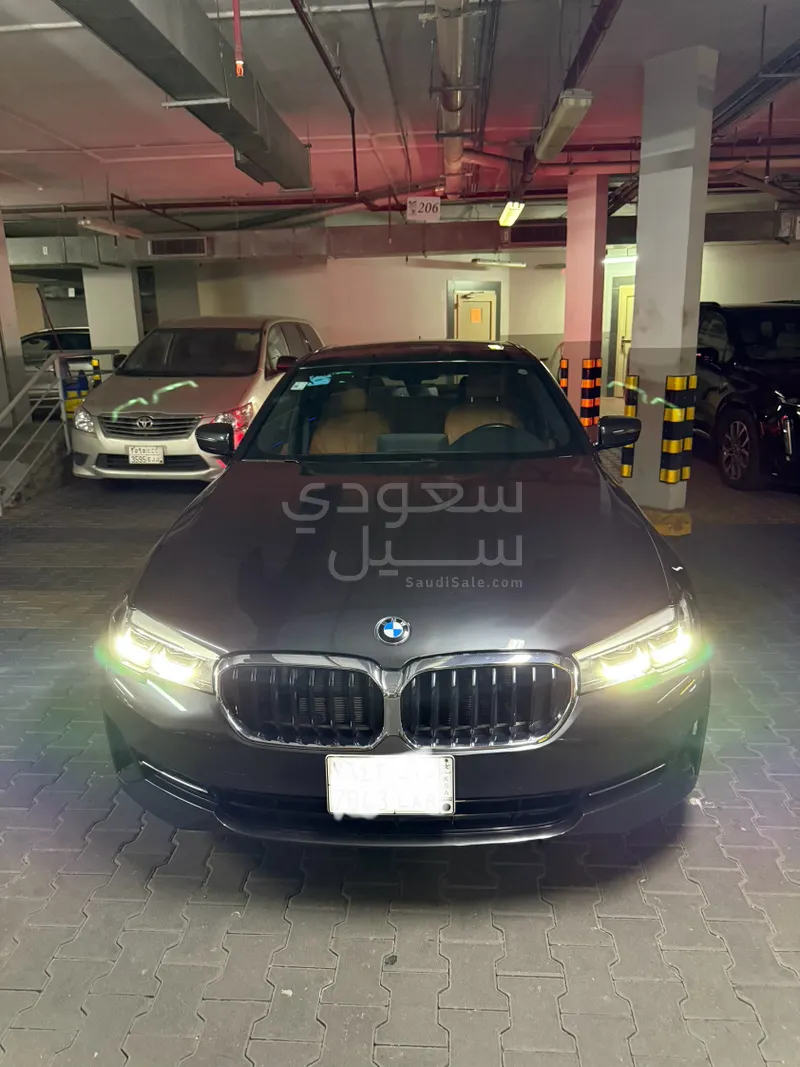 2022 بي ام دبليو الفئة الخامسة 520 أي