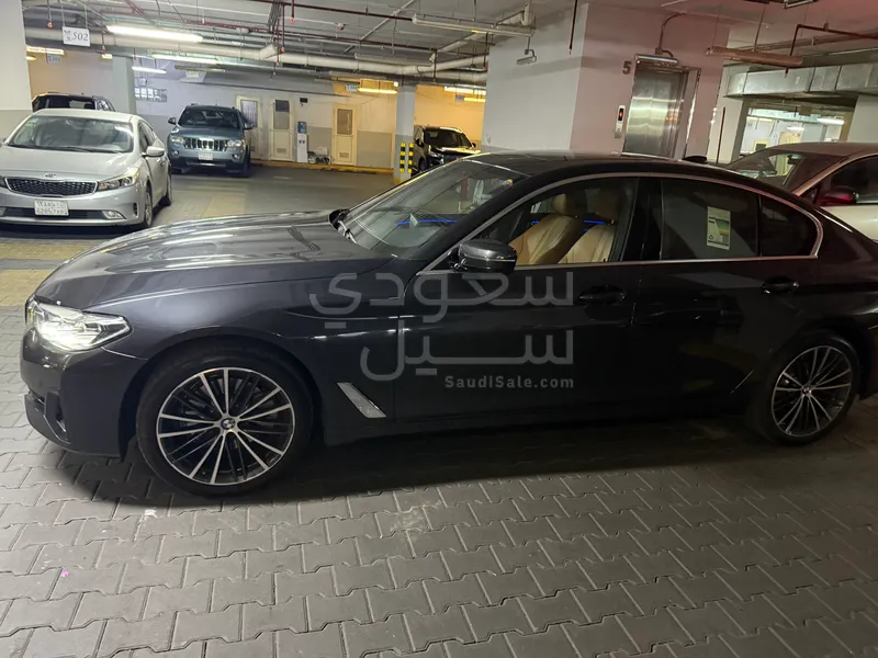 2022 بي ام دبليو الفئة الخامسة 520 أي