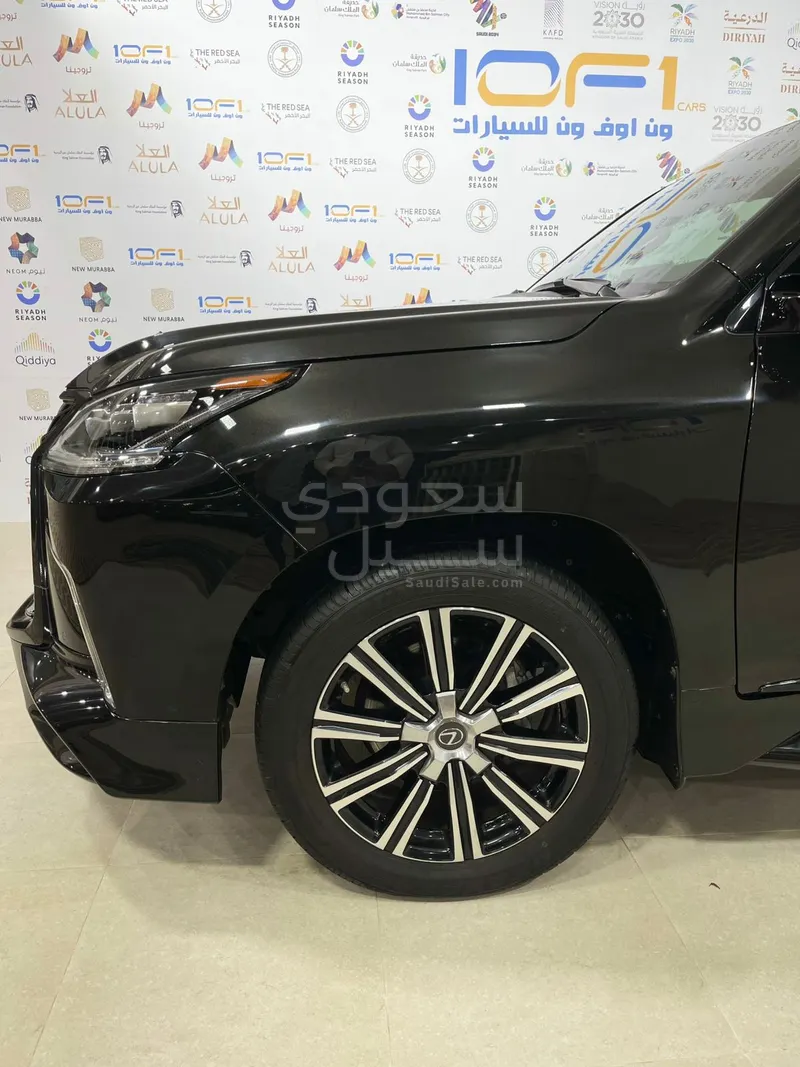 2018 Lexus LX 570 S