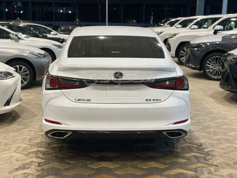 2022 لكزس إي إس 350 اف سبورت