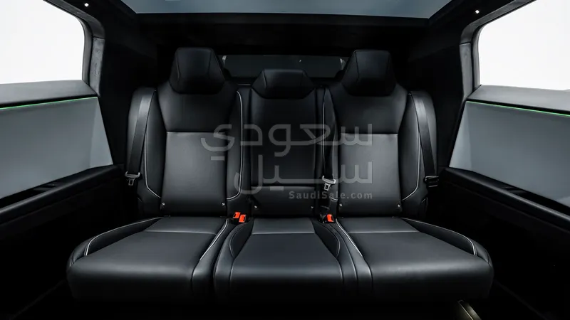 2024 تيسلا سايبر تراك