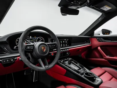 2025 بورش 911 كاريرا جي تي اس