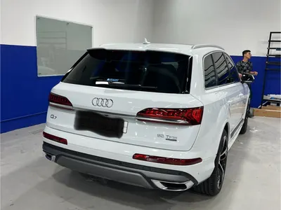 2023 Audi Q7 S line