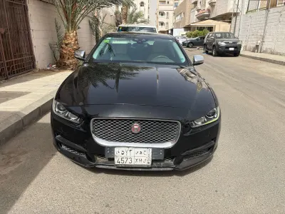 2016 جاكوار اكس اي