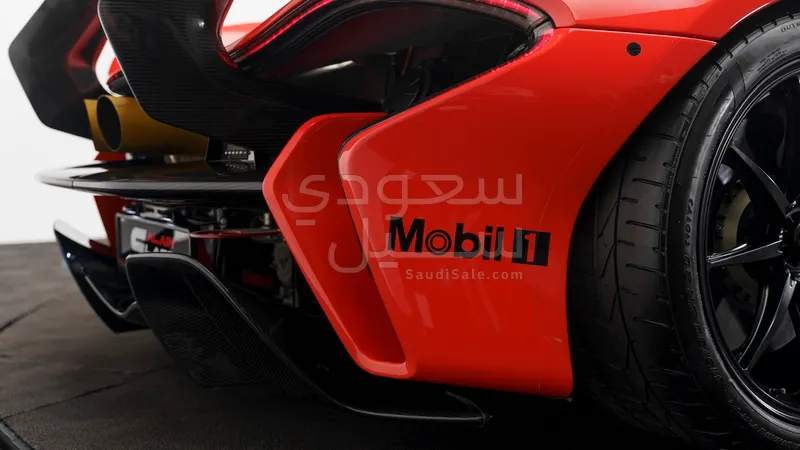2015 مكلارين بي 1