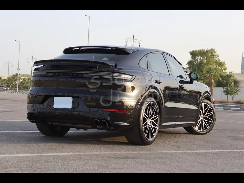 2025 Porsche Cayenne GTS