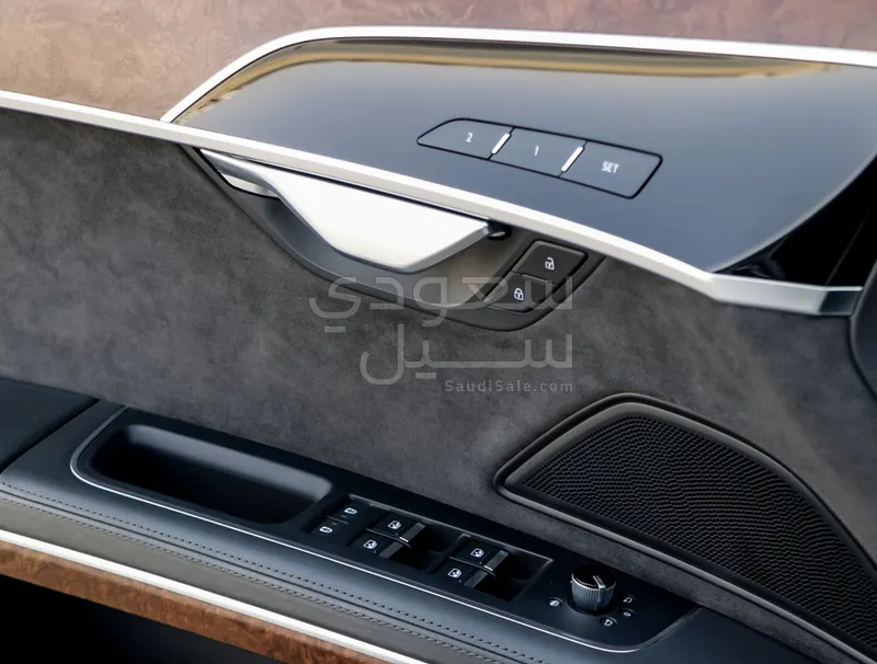 2021 اودي اي 8 50 تي إي اف اي