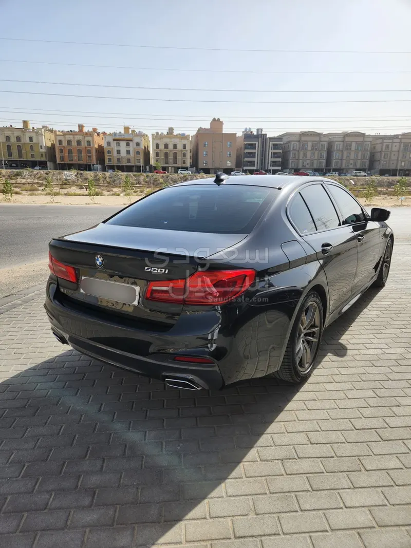 2019 بي ام دبليو الفئة الخامسة 520 أي إم كت