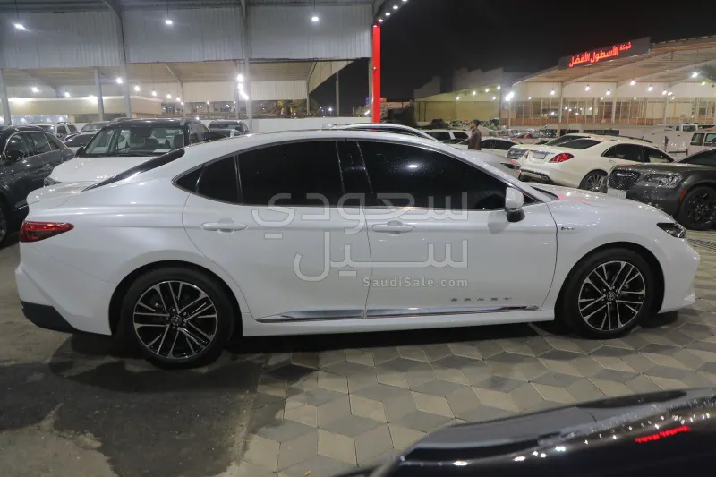 2025 Toyota Camry Lumiere