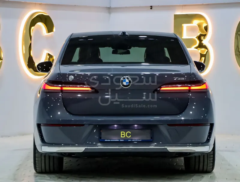 2023 BMW 7 Series 735i