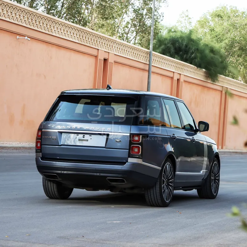 2020 Land Rover Range Rover Vogue SE