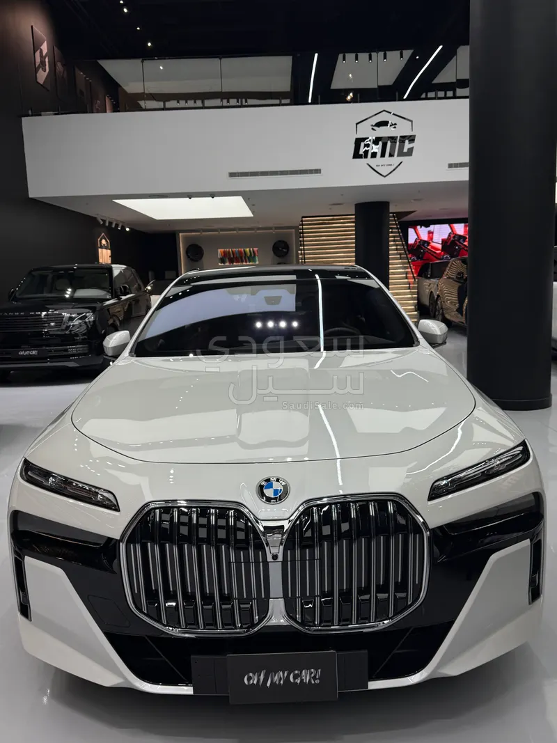 2025 بي ام دبليو الفئة السابعة 735 إل أي