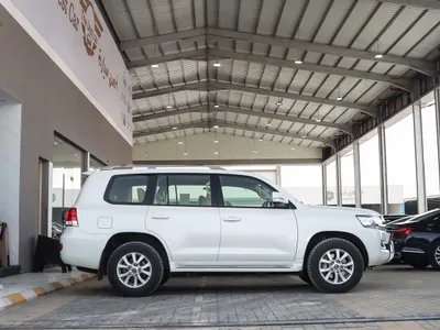 2019 Toyota Land Cruiser GXR 2