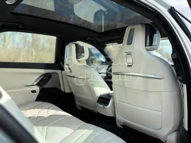2023 بي ام دبليو الفئة السابعة 740أي