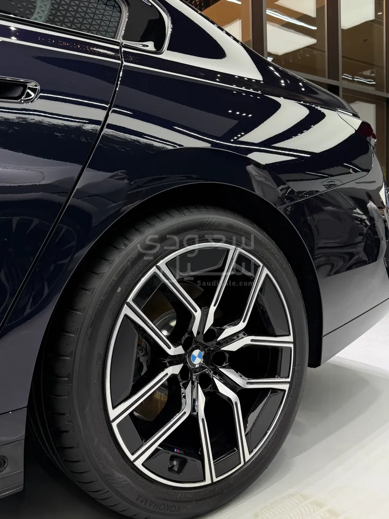 2025 BMW 7 Series 735Li