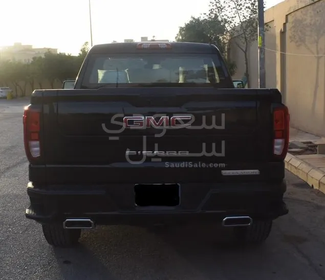 2025 GMC Sierra Elevation