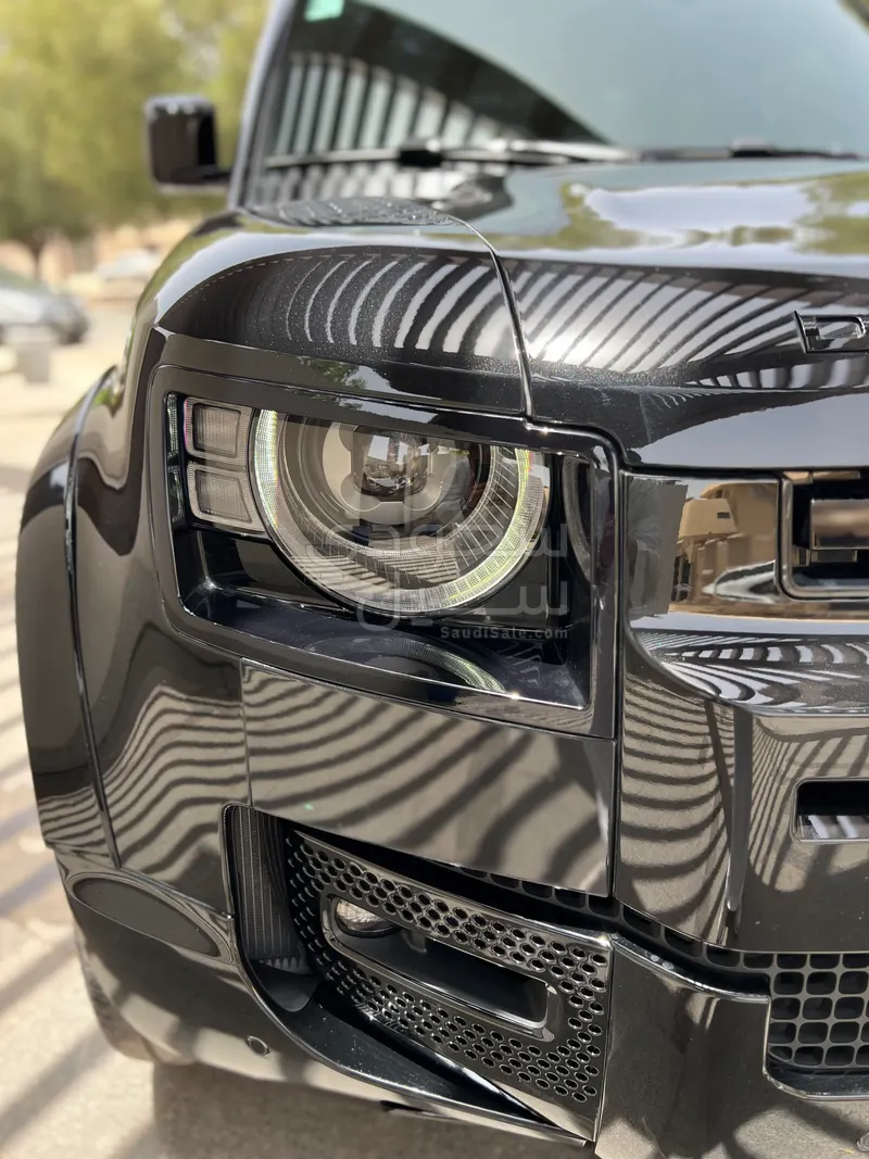 2023 Land Rover Defender X