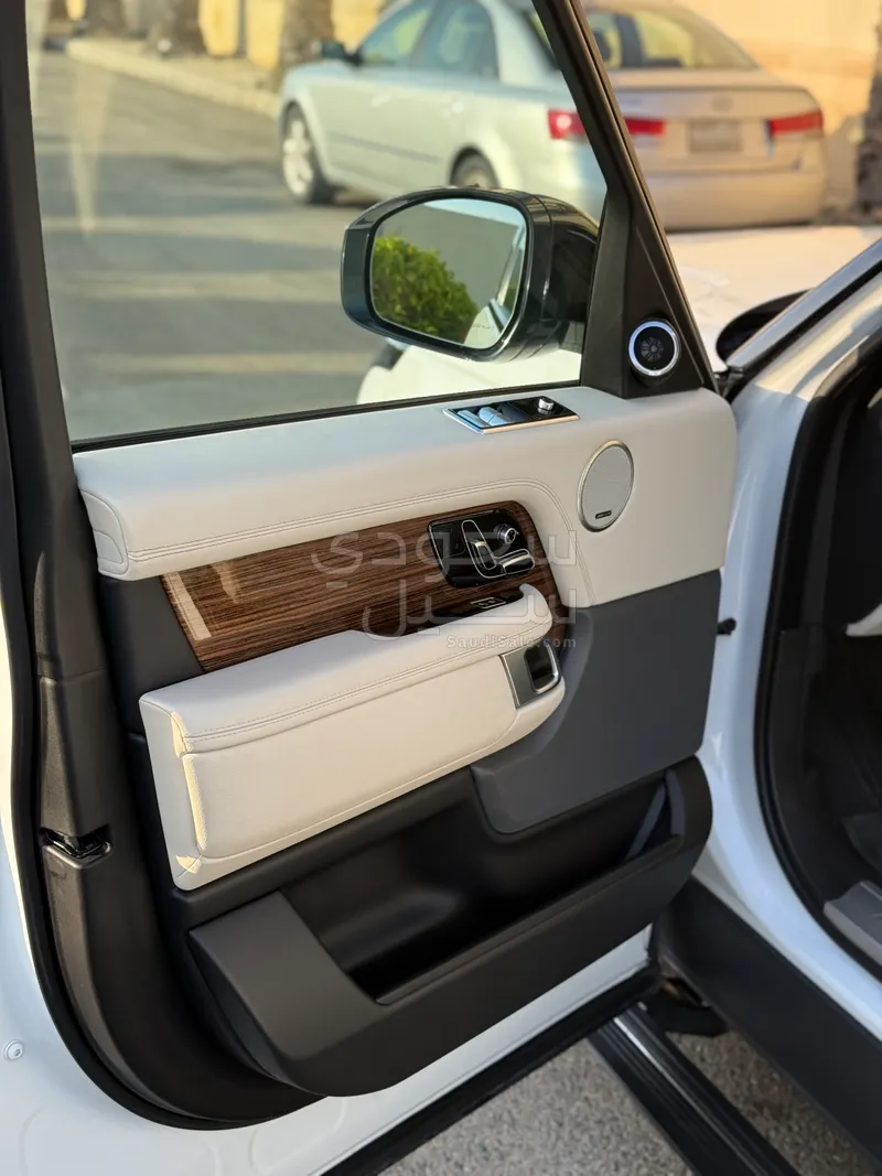 2019 لاند روفر رينج روفر اتش اس اي