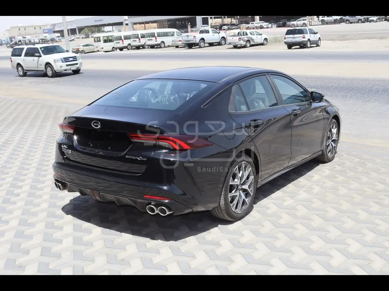2025 JAC M1