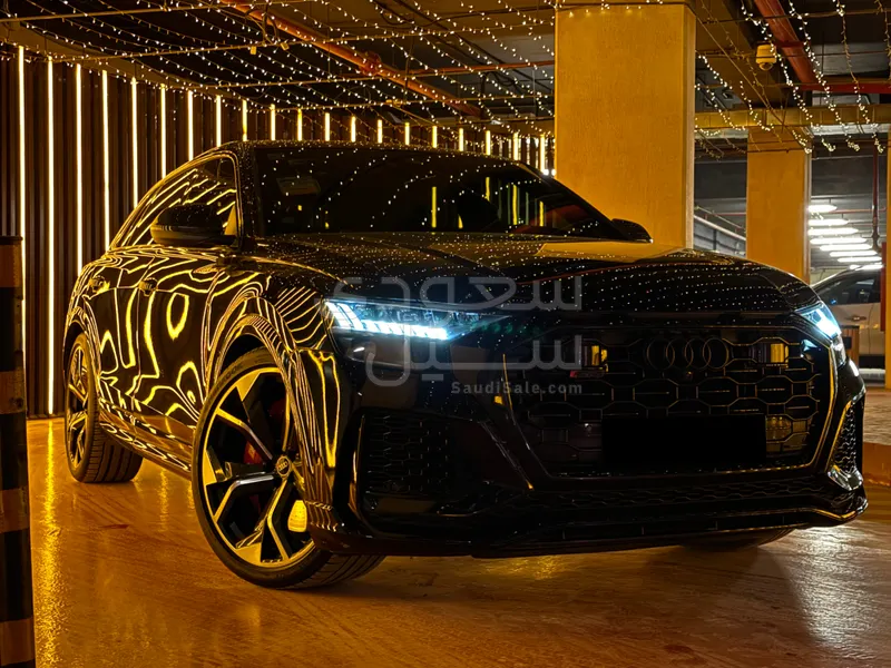 2021 اودي كيو 8 أر إس