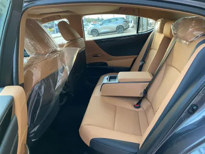 2025 Lexus ES 300H
