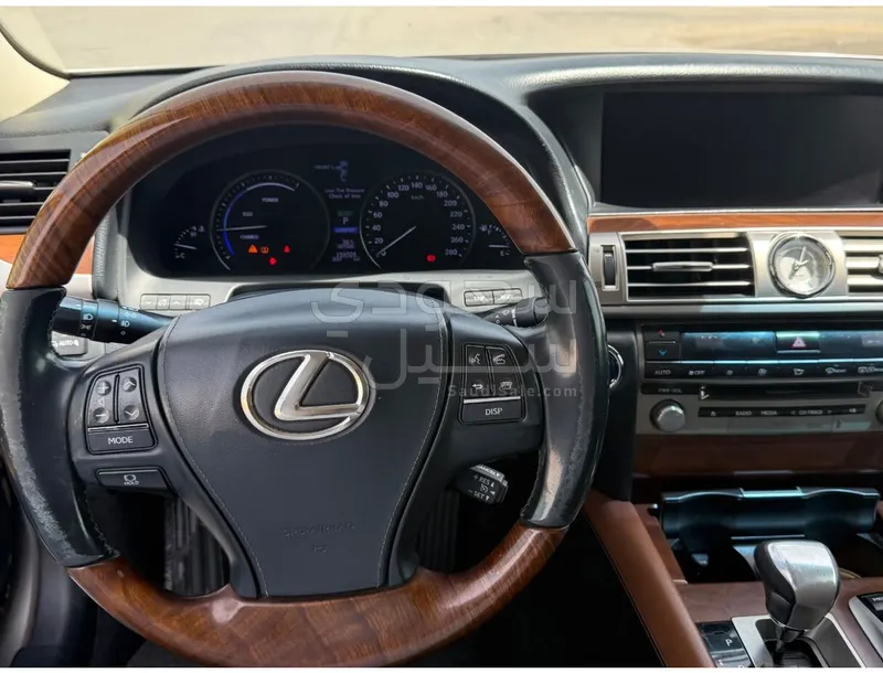 2015 Lexus LS 600h L