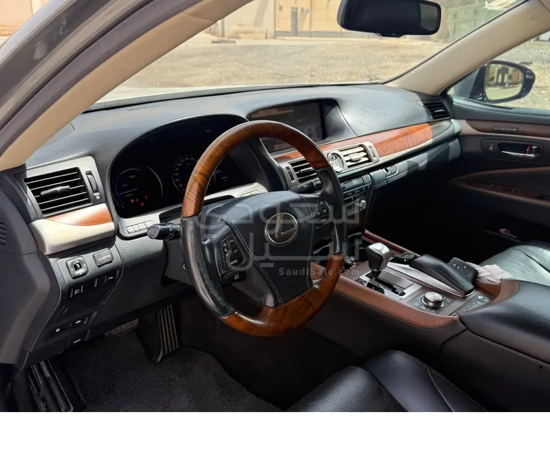 2015 Lexus LS 600h L