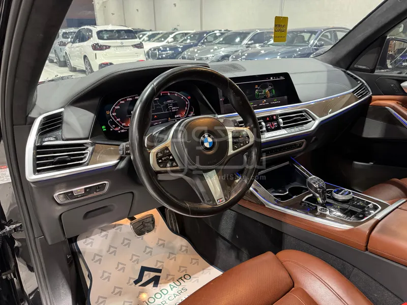 2022 BMW X Series 7 M kit