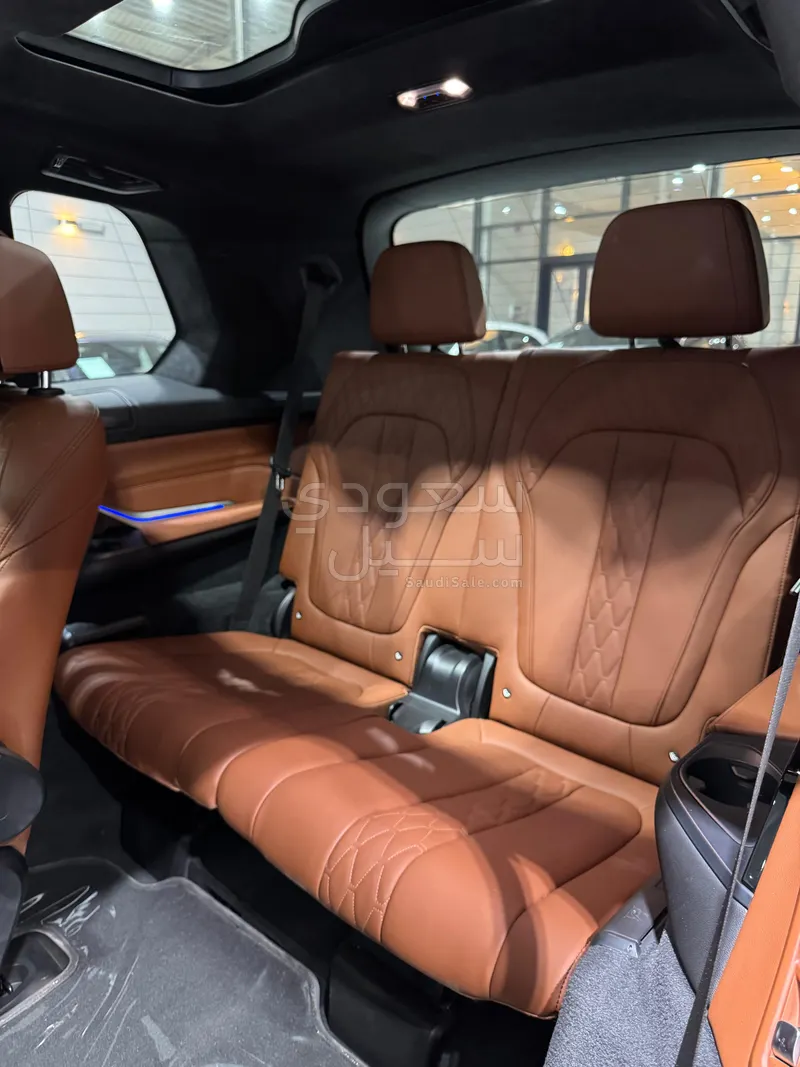 2022 BMW X Series 7 M kit