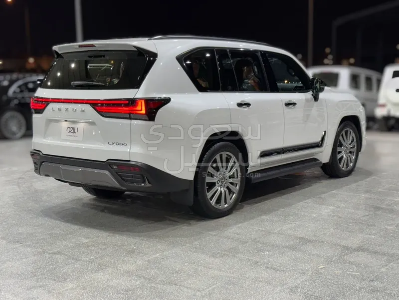 2023 Lexus LX 600 black edition