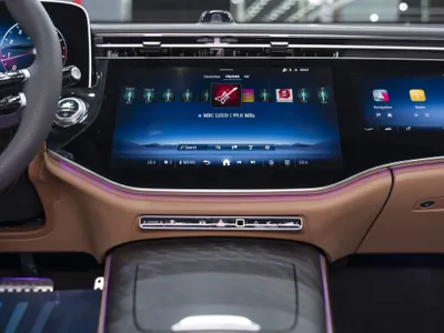 2025 Mercedes-Benz E 200