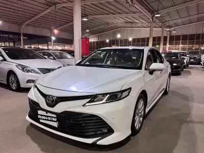2018 تويوتا كامري جي ال اكس