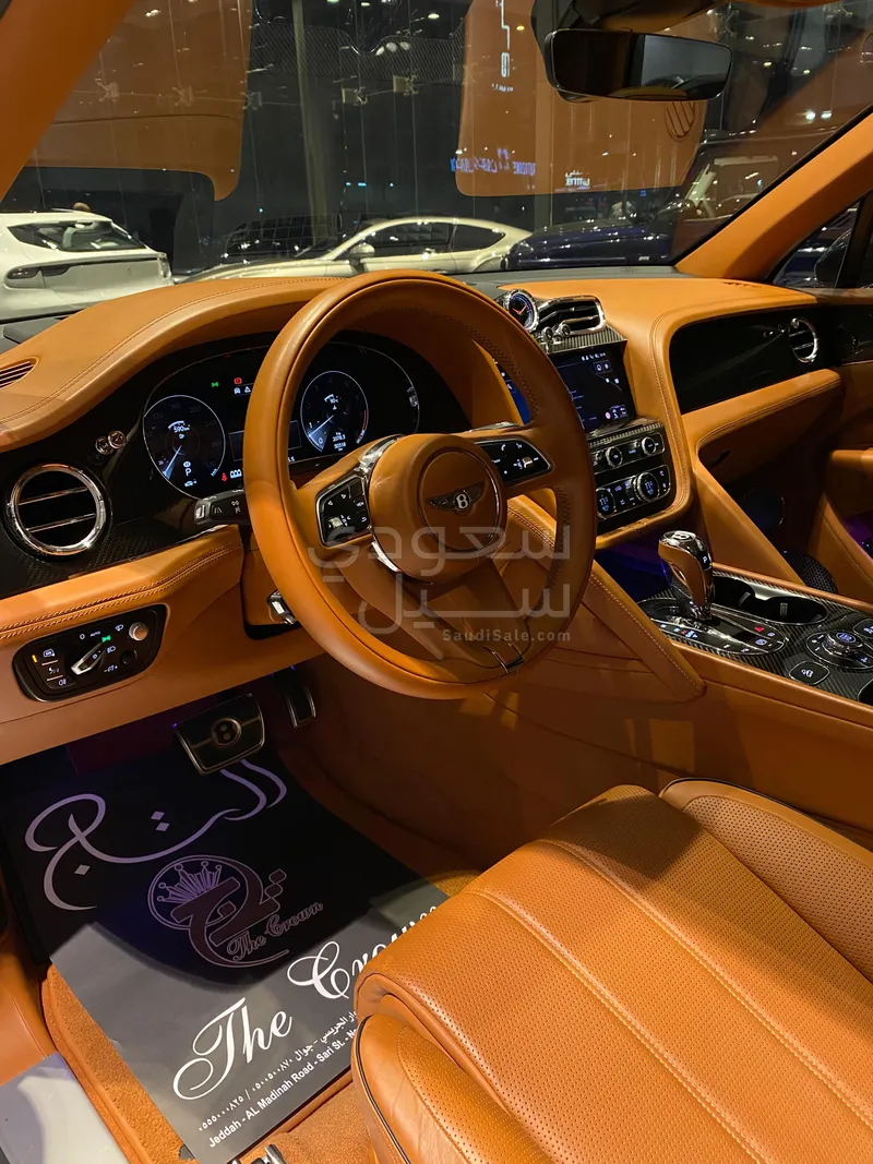 2021 بنتلي بنتايجا الاصدار الاسود