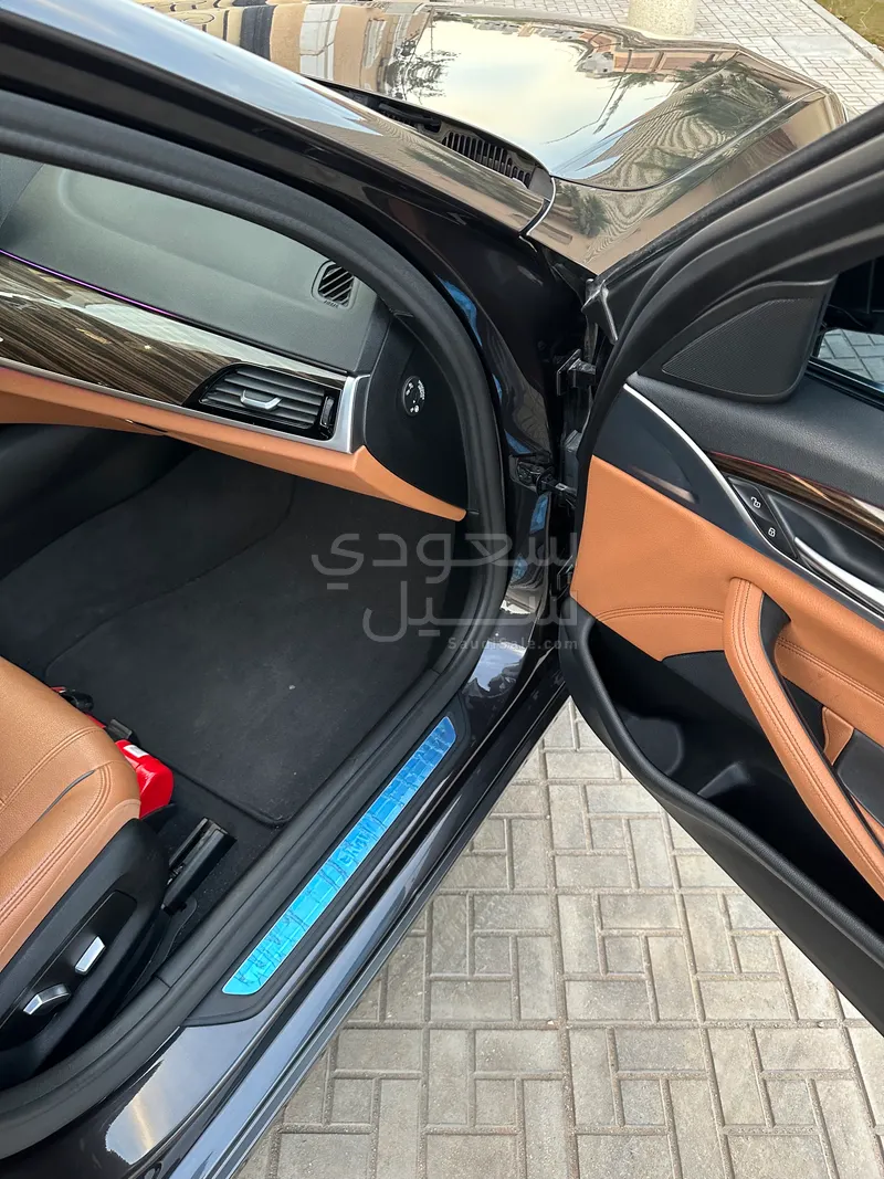 2022 بي ام دبليو الفئة الخامسة 520 أي