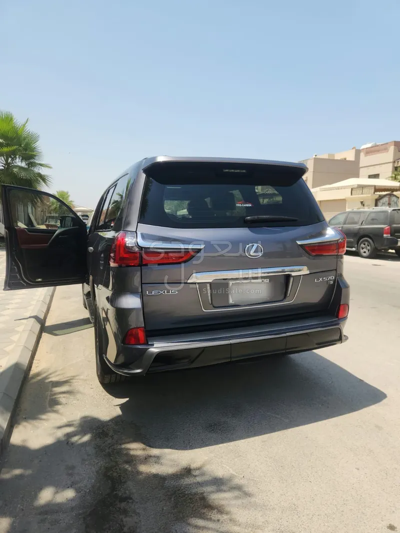 2020 Lexus LX 570 S