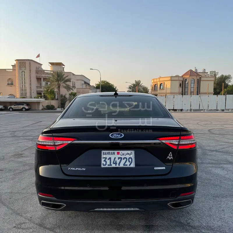 2020 Ford Taurus