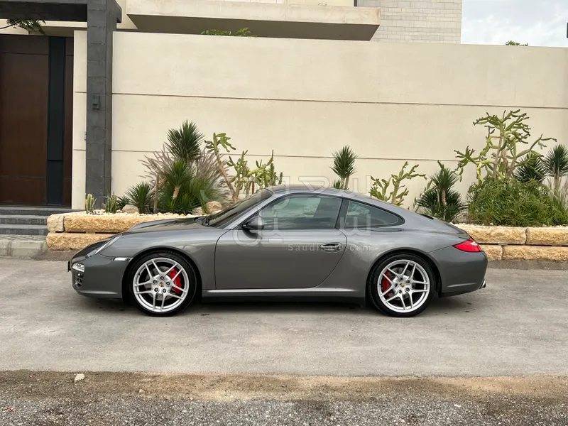 2011 بورش 911 كاريرا 4 اس