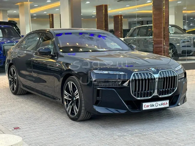 2024 بي ام دبليو الفئة السابعة 735أي