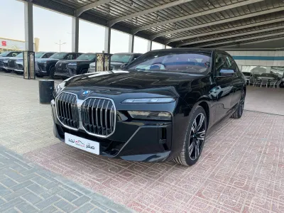 2025 بي ام دبليو الفئة السابعة 735أي