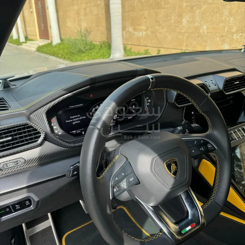 2022 Lamborghini URUS