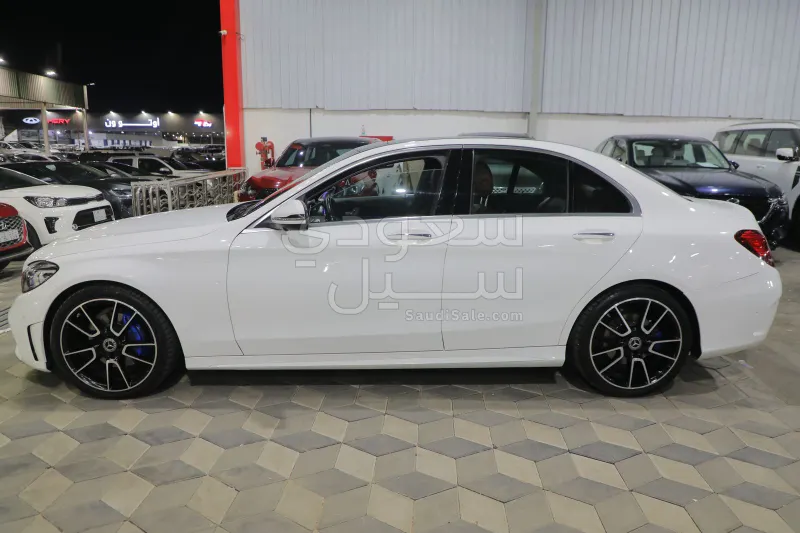 2020 Mercedes-Benz C 200