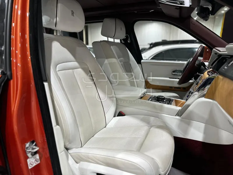 2020 Rolls-Royce Cullinan Silver Badge