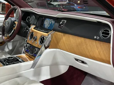 2020 Rolls-Royce Cullinan Silver Badge